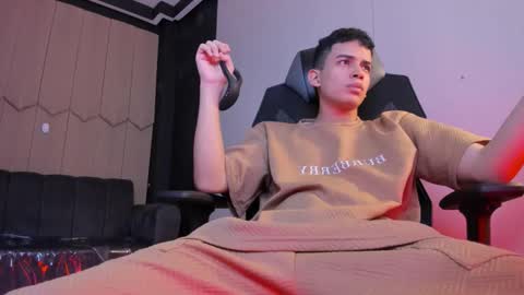 Juan online show from December 17, 8:15 pm