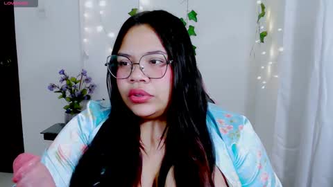 Snapshot of juicy_elenxx chatting on February 25, 10:31 pm EleN online show from February 25, 10:31 pm