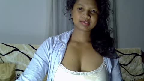 stellah online show from August 7, 2:21 am