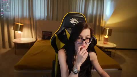 Elza online show from July 30, 2:18 pm