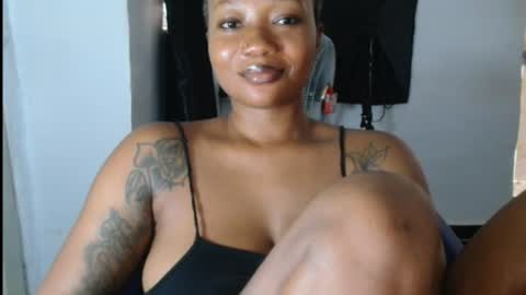 juicyxpink online show from June 12, 9:19 am
