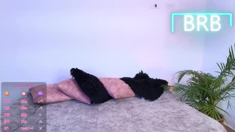 Jules and Gia online show from March 28, 9:00 am