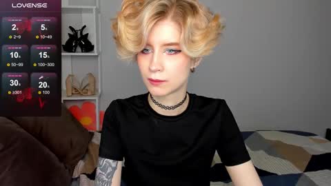 Snapshot of julescrown chatting on September 28, 2:09 am Jules online show from September 28, 2:09 am