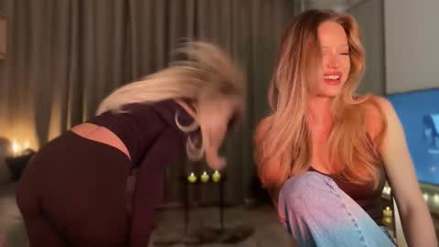 Julia R Le online show from October 21, 10:46 pm