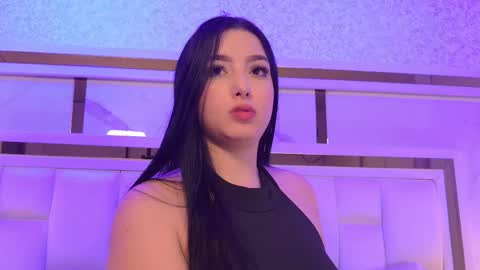julia_sm online show from March 30, 12:16 pm