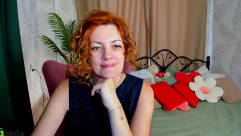 julia_suny online show from June 9, 1:39 am
