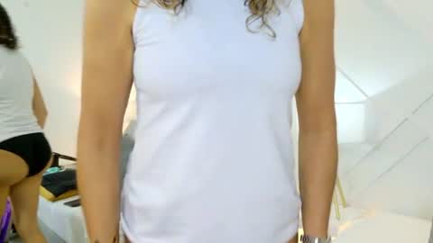 juliabadlee online show from June 11, 12:20 am