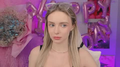 Snapshot of juliabrewwer chatting on September 15, 12:06 pm Julia online show from September 15, 12:06 pm