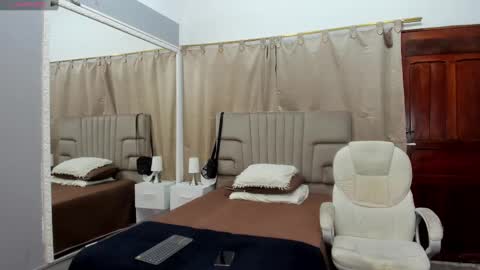 julian billy online show from February 5, 11:34 am