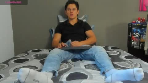 julian_wallace1 online show from June 11, 9:46 pm