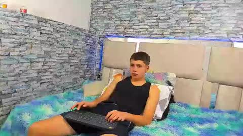 julian online show from October 10, 3:18 pm