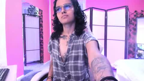 julianne_7 online show from February 27, 8:34 pm