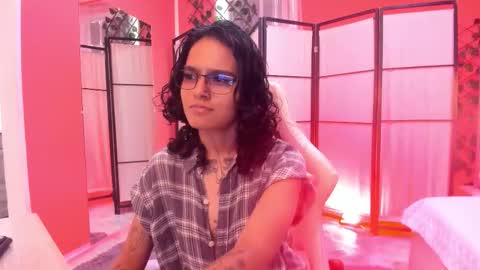julianne_7 online show from February 19, 9:25 pm