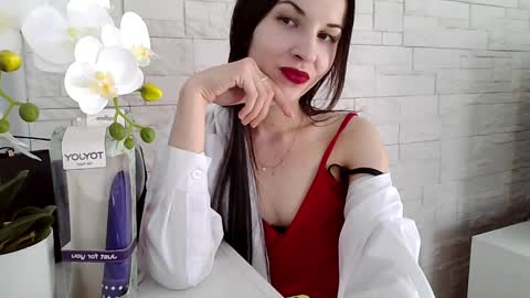 Julia online show from April 7, 1:57 pm