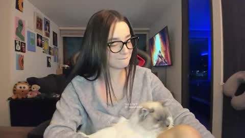 Jeimy Help me to reach 100 thumbs up online show from November 10, 2:03 am