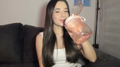 Jeimy Help me to reach 100 thumbs up online show from July 21, 12:23 am