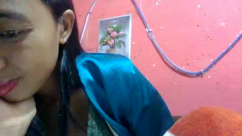 julie0612 online show from June 13, 11:20 am