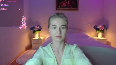 julieblazex online show from June 9, 8:52 pm