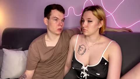 Julie and Thomas online show from September 27, 9:07 am