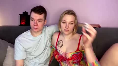 Julie and Thomas online show from January 12, 8:32 am