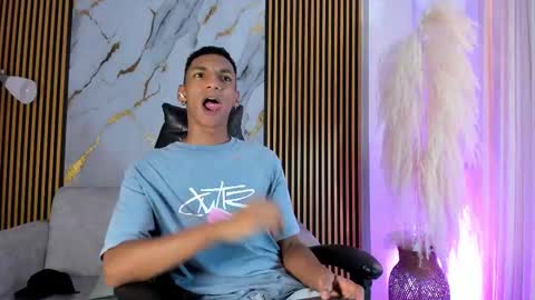 Julien online show from December 3, 12:17 pm