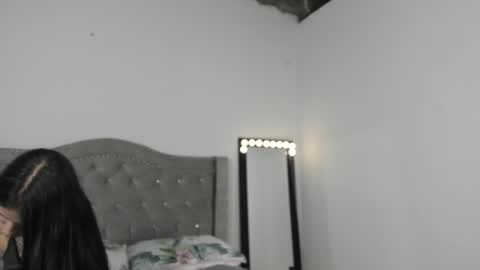 Snapshot of juliet_ospina chatting on October 16, 6:40 pm samantha online show from October 16, 6:40 pm