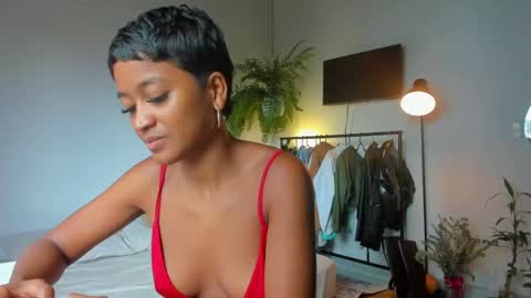 Snapshot of julieta__cooper chatting on October 1, 8:52 pm Juli online show from October 1, 8:52 pm