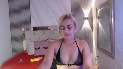 julieta__fox_ online show from March 13, 4:49 am