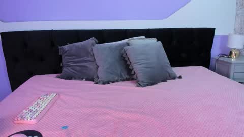 Julieta  online show from November 19, 11:53 am