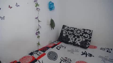 Julieta  Hass online show from September 27, 5:21 pm