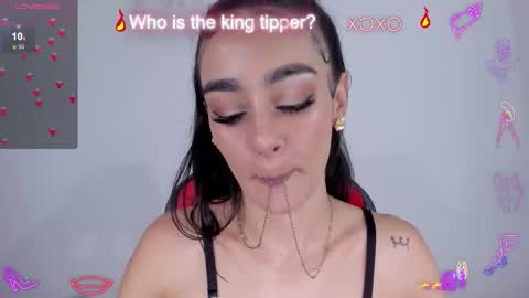 serafelle online show from October 22, 7:04 pm