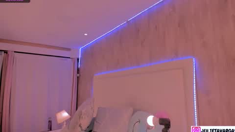 Julieta Vargas online show from January 12, 9:00 pm