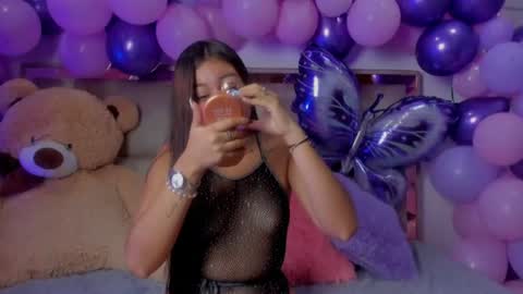 juliettaarlet online show from June 12, 11:09 am