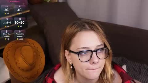 Mia online show from October 5, 4:10 am