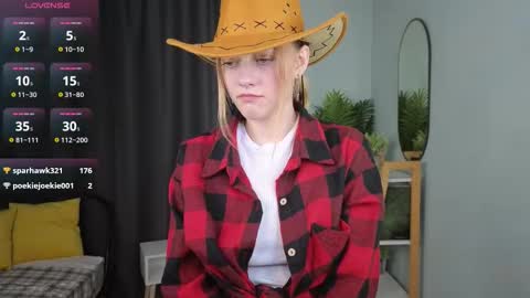 Mia online show from October 27, 4:45 am