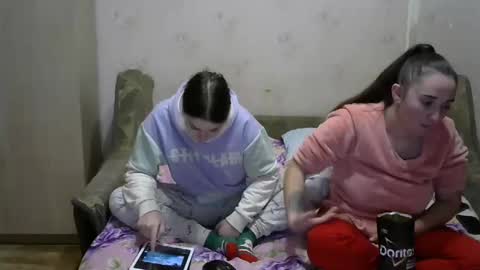 Snapshot of juliya_katie chatting on December 1, 5:15 pm Juliya Katie online show from December 1, 5:15 pm