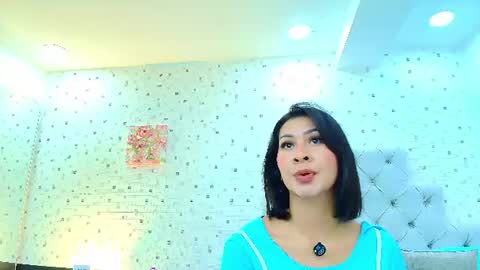 Julieta Reyes   online show from June 12, 11:53 am