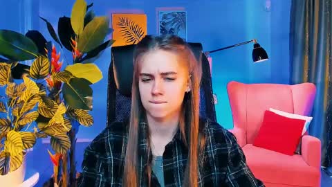 junewoods online show from April 2, 7:15 am