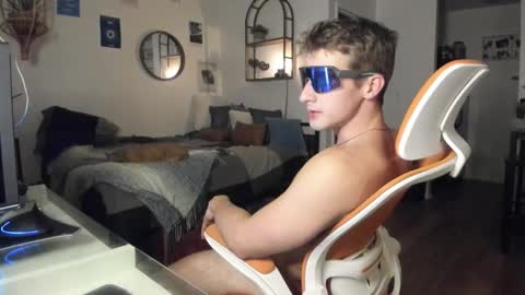 Junior Madison online show from November 14, 2:58 am