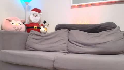 junovaughn online show from November 30, 7:04 am