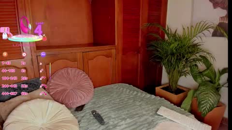 Snapshot of just_ale_ chatting on October 5, 3:04 am sweet ale online show from October 5, 3:04 am