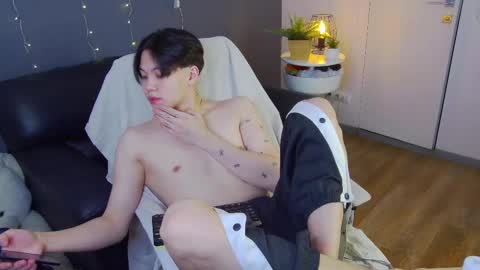 Snapshot of just_gay_ chatting on February 9, 1:14 pm just_gay_ online show from February 9, 1:14 pm