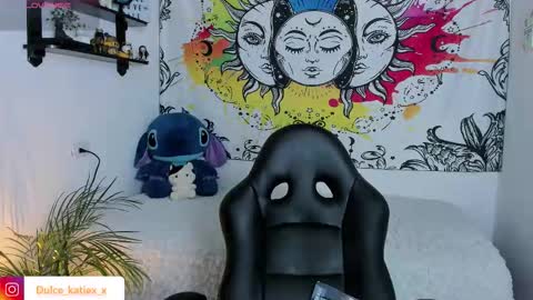 Sofia online show from November 6, 3:37 pm