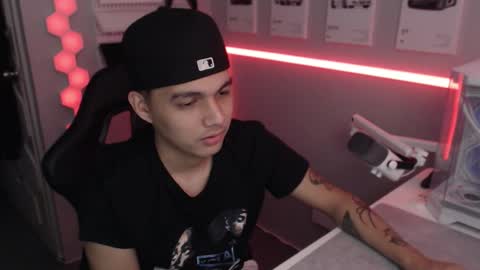 Rhys online show from December 15, 10:39 pm