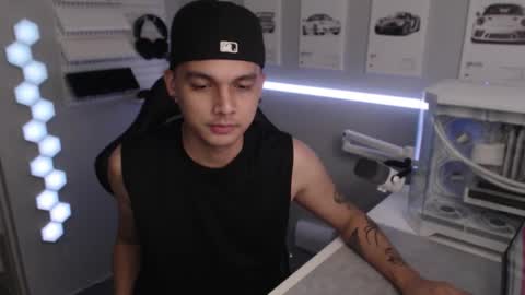 Rhys online show from December 4, 7:13 pm