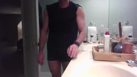 justanotherdadbod2025 online show from March 17, 2:27 am