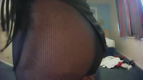 Dee online show from November 17, 8:06 am