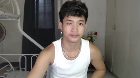 Cyril online show from April 4, 2:51 am