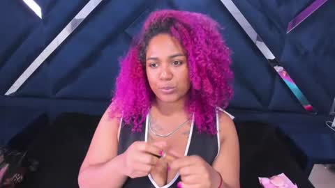 Gisselle Rate me with a thumbs up  online show from July 5, 4:36 pm