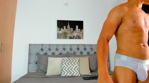 JUSTIN THEROX online show from February 1, 4:46 am